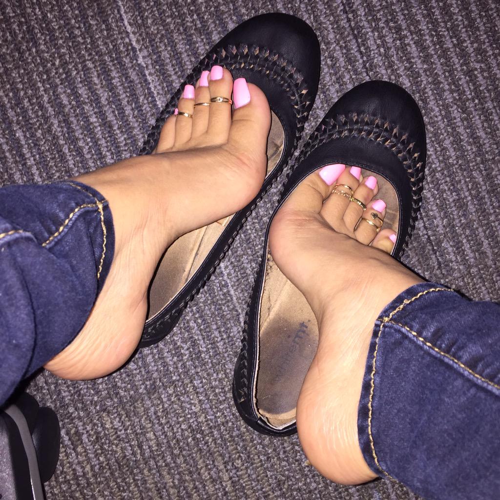 feetbymiliani's tweet photo. My dirty flats. http://t.co/dOBn8xxhsH