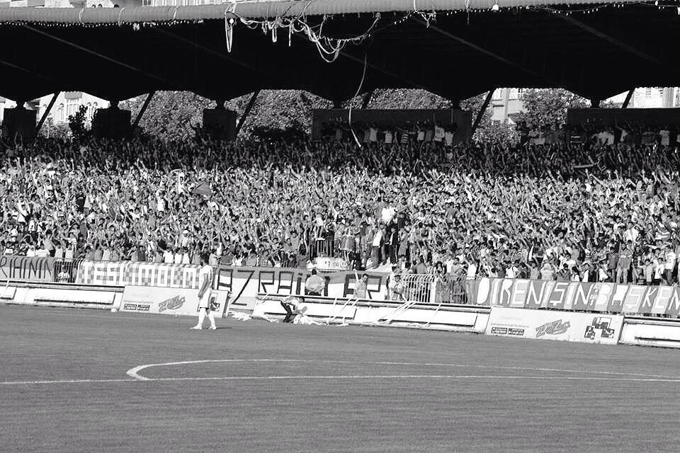 AslanArjn's tweet photo. Herşey karardı aslında !! #DiyarbakırsporLigdenCekildi http://t.co/o25dIrQVku