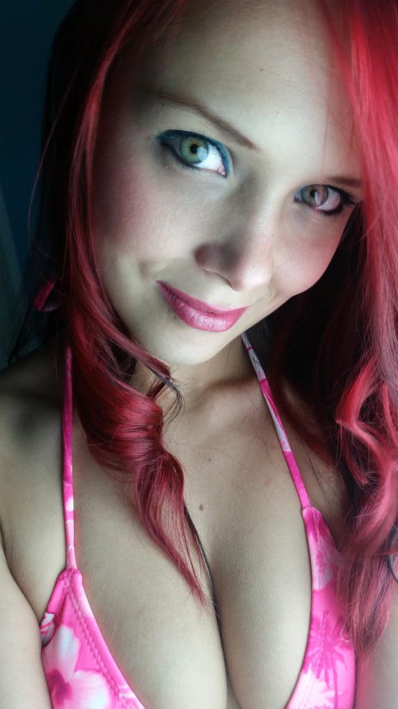 baileyknox1's tweet photo. Live cam show! http://t.co/291eYbjtvJ http://t.co/QLZQGu9p8n