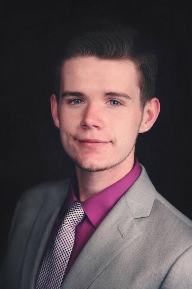 Topher112993's tweet photo. #businessstudent Professional Head Shot Number 1 http://t.co/8lJn8lFgpD