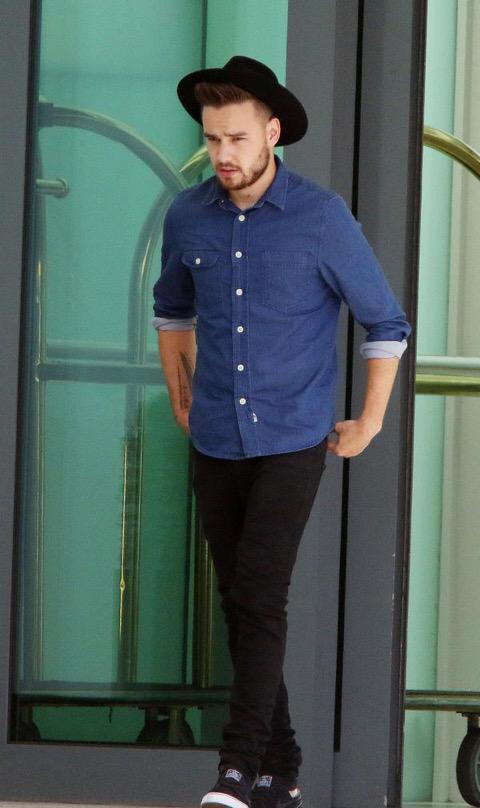 kidirectioner13's tweet image. He is so fucking hot like this is my all time fav style on him yass 🙌🏼🙌🏼