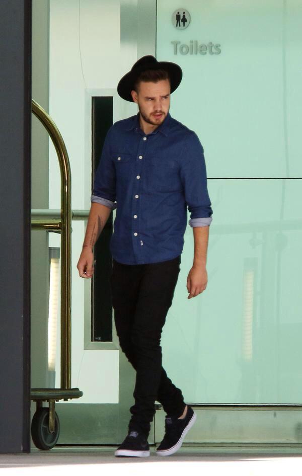 kidirectioner13's tweet image. He is so fucking hot like this is my all time fav style on him yass 🙌🏼🙌🏼