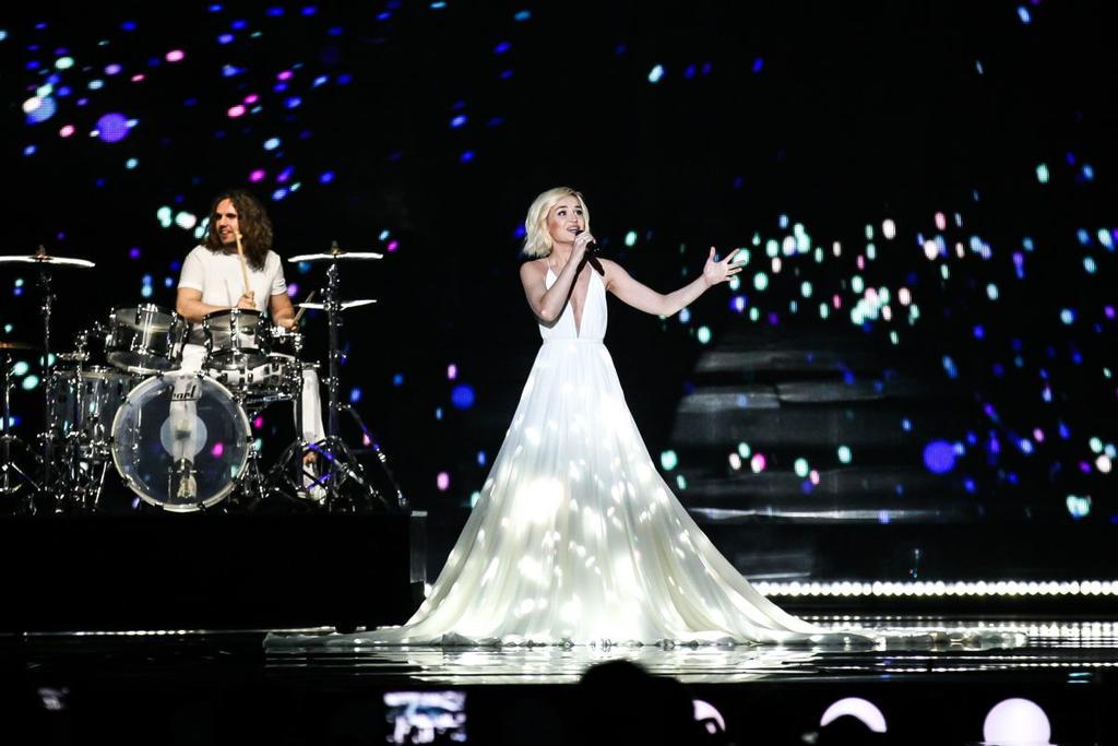 Maxi_Sar's tweet photo. Полину с выходом в финал! 
#RUS
#Eurovision2015 http://t.co/7UEDBcCXns
