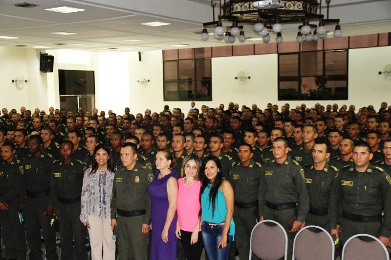 gestionsocialbq's tweet photo. 400 Policías de la Escuela de Policía Antonio Nariño capacitados  en la Ley 1257 de 2008 y la campaña 'Maltrato Cero' http://t.co/FIoYHkXh9b