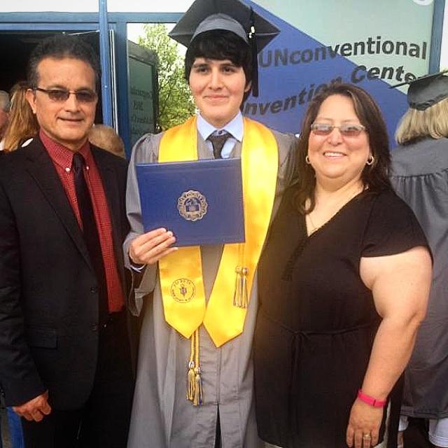 fabmar04's tweet image. Congrats to @cfabio4 proud parents #MCCGraduation