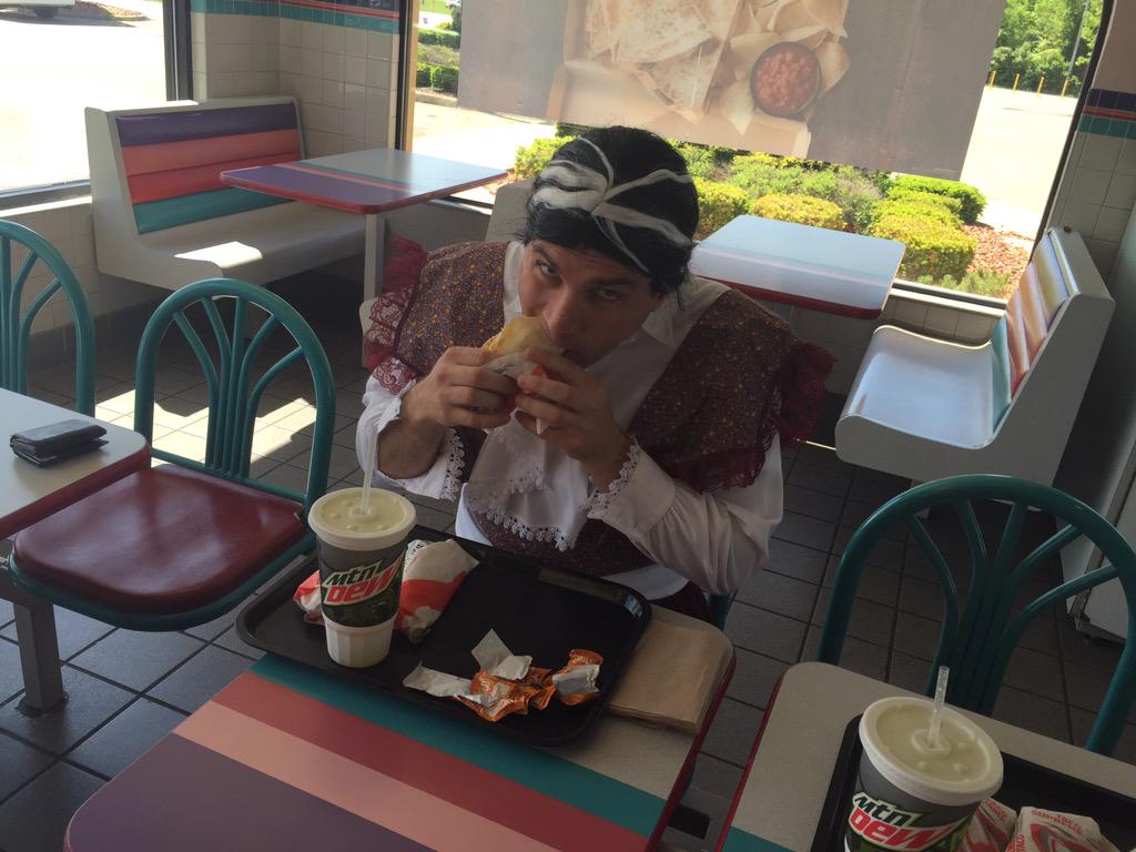 mremrich1's tweet image. When @DibleMr bets me that I won't go to Taco Bell dressed as Mary Todd Lincoln. #winning #definitelynotaverage