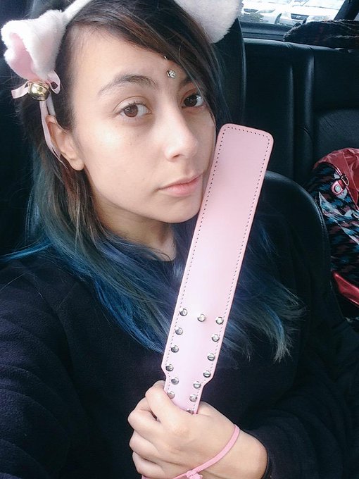 Baby's got a new paddle 💕💕 RT if you wanna help me break it in 💋 http://t.co/nRZfEixw1Q<a href="/tag/goals"class="tags"><span>#goals</span></a><a href="/tag/blonde"class="tags"><span>#blonde</span></a><a href="/tag/barbie"class="tags"><span>#barbie</span></a><a href="/tag/bimbo"class="tags"><span>#bimbo</span></a><a href="/tag/faketits"class="tags"><span>#faketits</span></a>
