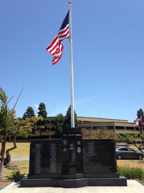 VENTURASHERIFF's tweet photo. Please join us this Thursday at the Peace Officer Memorial at 10:00 AM.  West entrance to the government center. http://t.co/xNzKcUXVE6