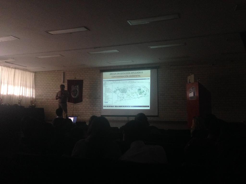 CCTTicoman's tweet photo. 1er Simposium sobre Ciencias de la Tierra en la #ESIATic presentación impartida por el Ing. Juan Campos Castan http://t.co/CvglBmjles