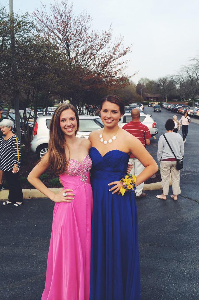 lexi_n_i_knoit's tweet photo. Happy birthday to one of the craziest girls I've ever met 😂❤️ miss you so much #4thgradebffs #mrsullivan #french http://t.co/fWnwxzZ28F
