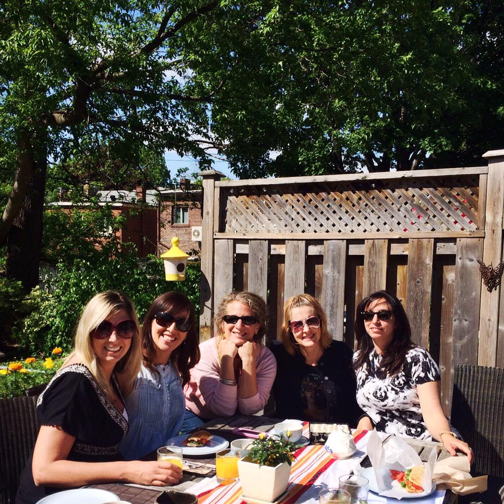 lisaakates's tweet photo. @LazyDaisysCafe @LeDolci @biztaskguru @BlasteventsTO We have the best #goalgroup, don't we? @eyebuyart, missed you. http://t.co/CoGNqhnB4B