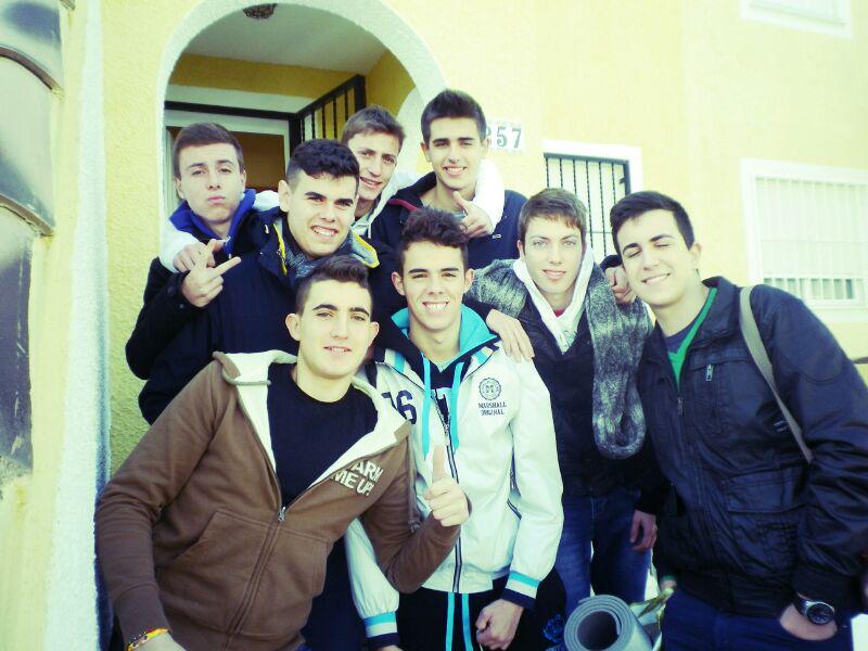 funespj's tweet photo. @Manrangon @alvarooo18 @miguelbaeza10 @ntarraga21 http://t.co/KgoUFnljcd