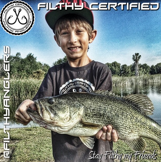 filthyanglers's tweet photo. One of the youngest Team Members with his PB 3 lb largemouth. Kid is #Certifiedfilthy for sure. Atta Boy #raisedright http://t.co/BEtZgK8t6c