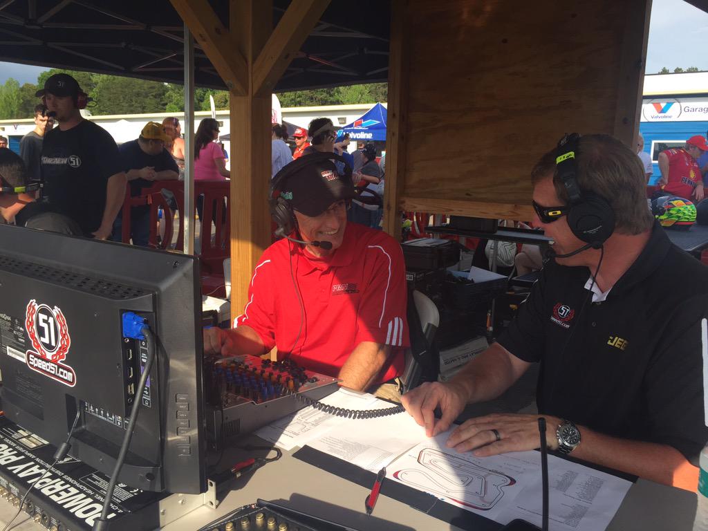 madisonmabry23's tweet photo. @LBatycki and @bobdillner work together announcing the Valvoline Little 600 at @GoProMotorplex #PRNLive http://t.co/tpNQ7mmn90