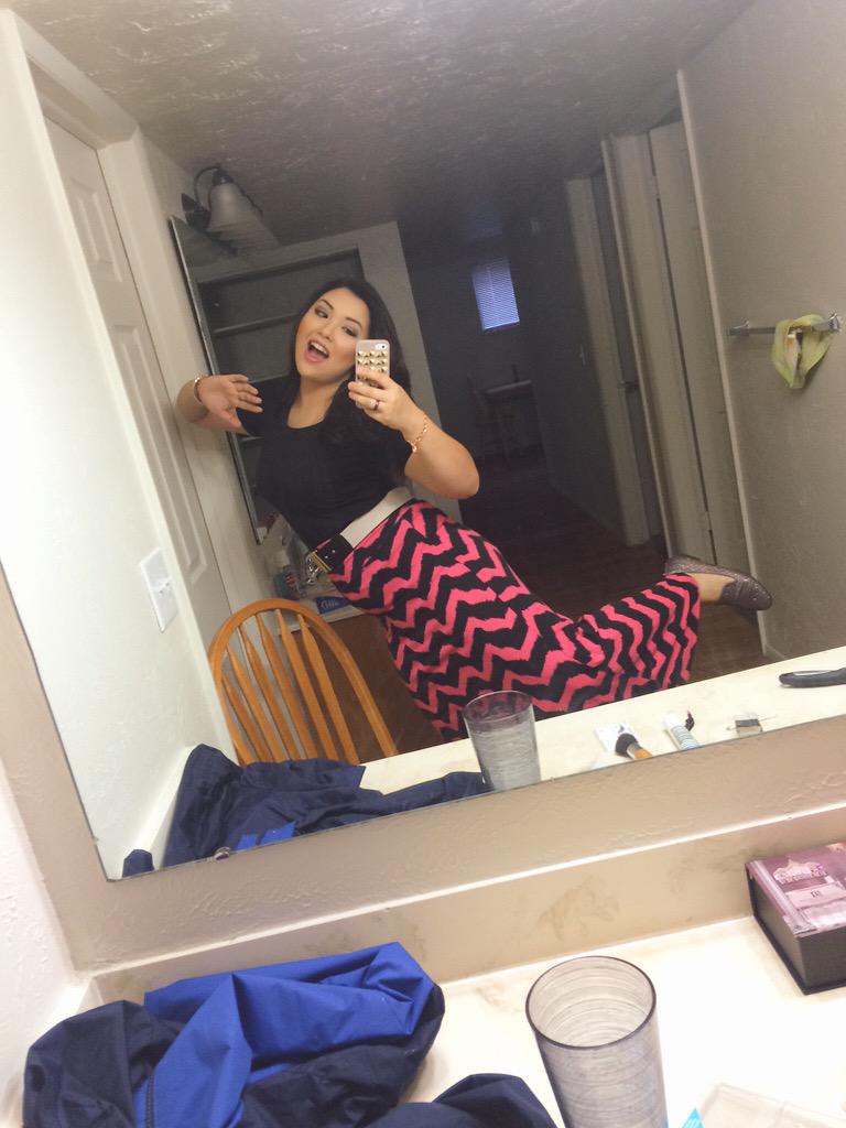 JustSimplyAnna's tweet photo. This is me being happy with my new life in Provo, UT. http://t.co/Y3VLBaUnui