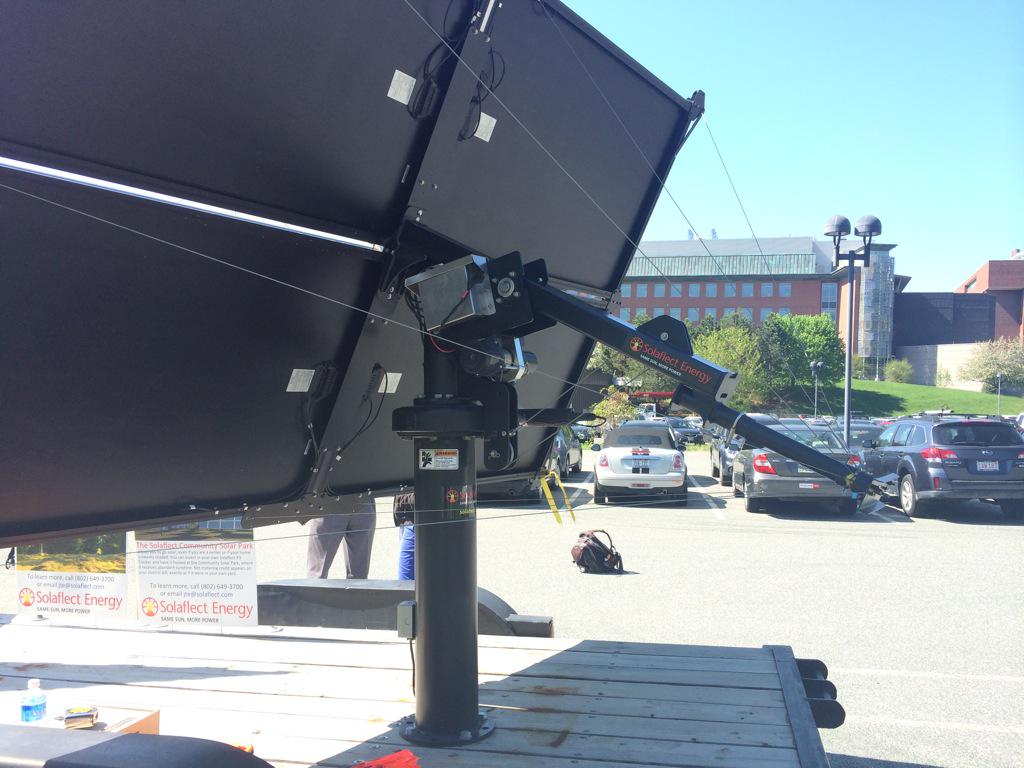 schervor's tweet photo. So happy that I'm learning about what I love! #GirlsWithToys #solarpower #Dartmouth #STEM http://t.co/nslPRKExsN
