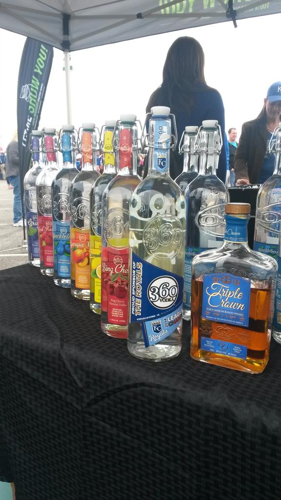 dsmithKSU's tweet photo. Am I the only one ready for tonight's #royals game?! #kansascity http://t.co/3u7I0kdxX9