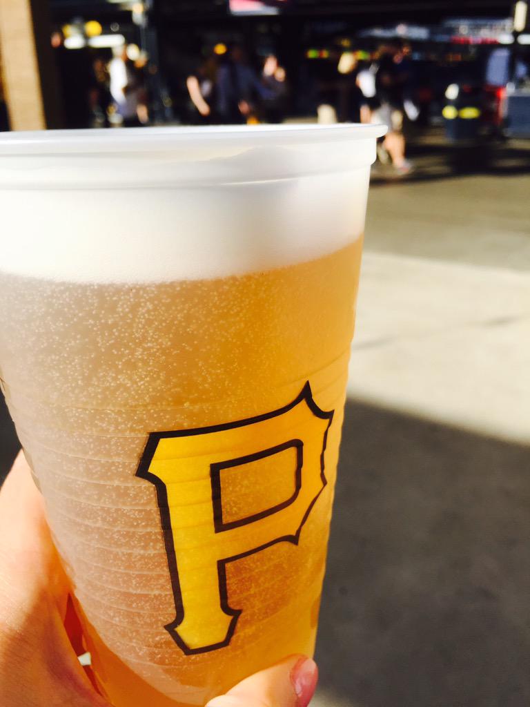 brentwoodbeer's tweet photo. Enjoying my iron city light . Go bucs! @DrinkIronCity @TSavatt http://t.co/cHaaySjRcQ