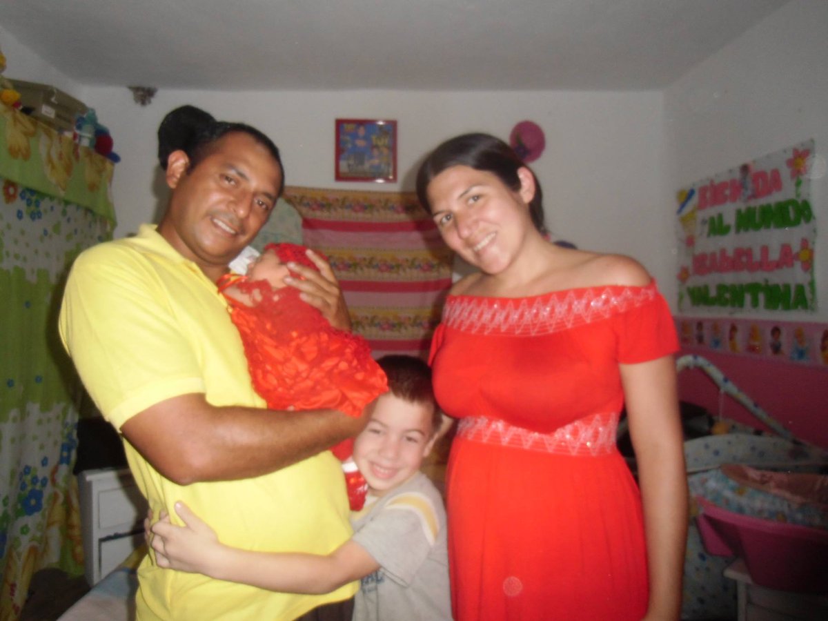 labbyangel's tweet photo. mi familia los amo Dios nos proteja y derrame 100pre sus bndiciones sobre nosotros en ti confio amen http://t.co/rYhD4WlQGr