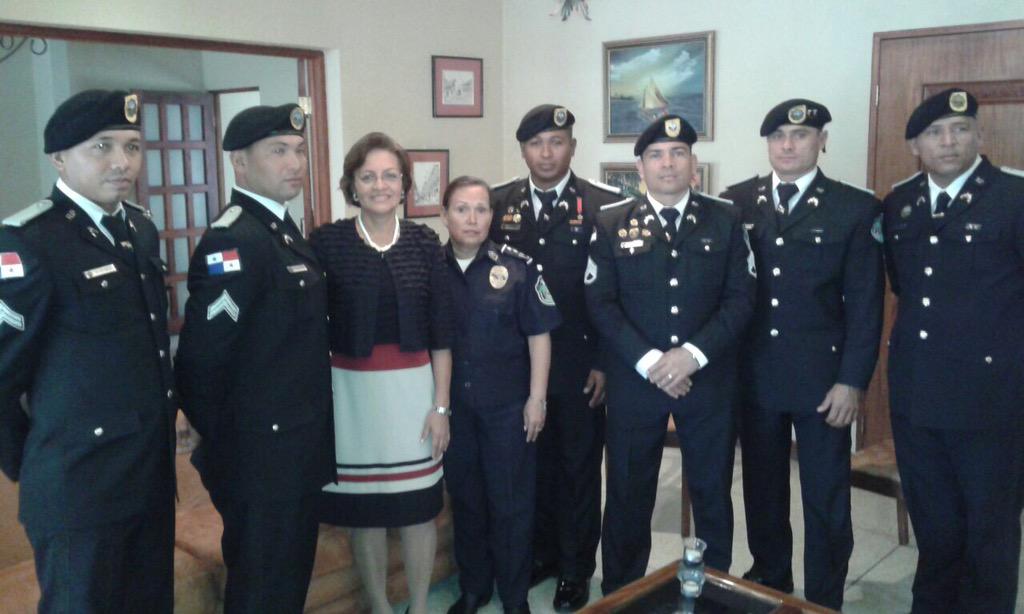 LincesPanama's tweet photo. Orgullosos instructores Linces, viajan a Costa Rica a dictar Curso en Operaciones Motorizadas. http://t.co/TH5BkKKXml