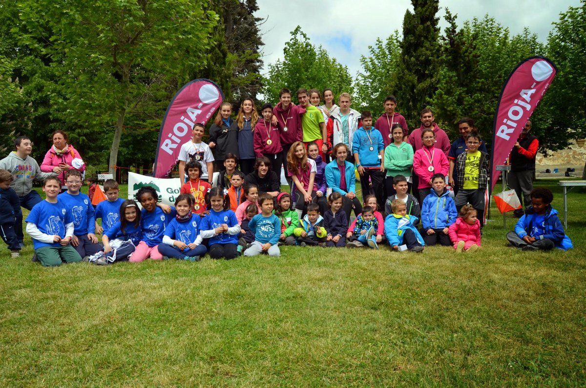 FORIOJA's tweet photo. Fin #JDRO 2015 Grañón con entrega de trofeos. Gracias a @alcampo @OrienteeringG @fedo_org @riojadeporte @CDRiOjAO http://t.co/6NLtnwGjkB