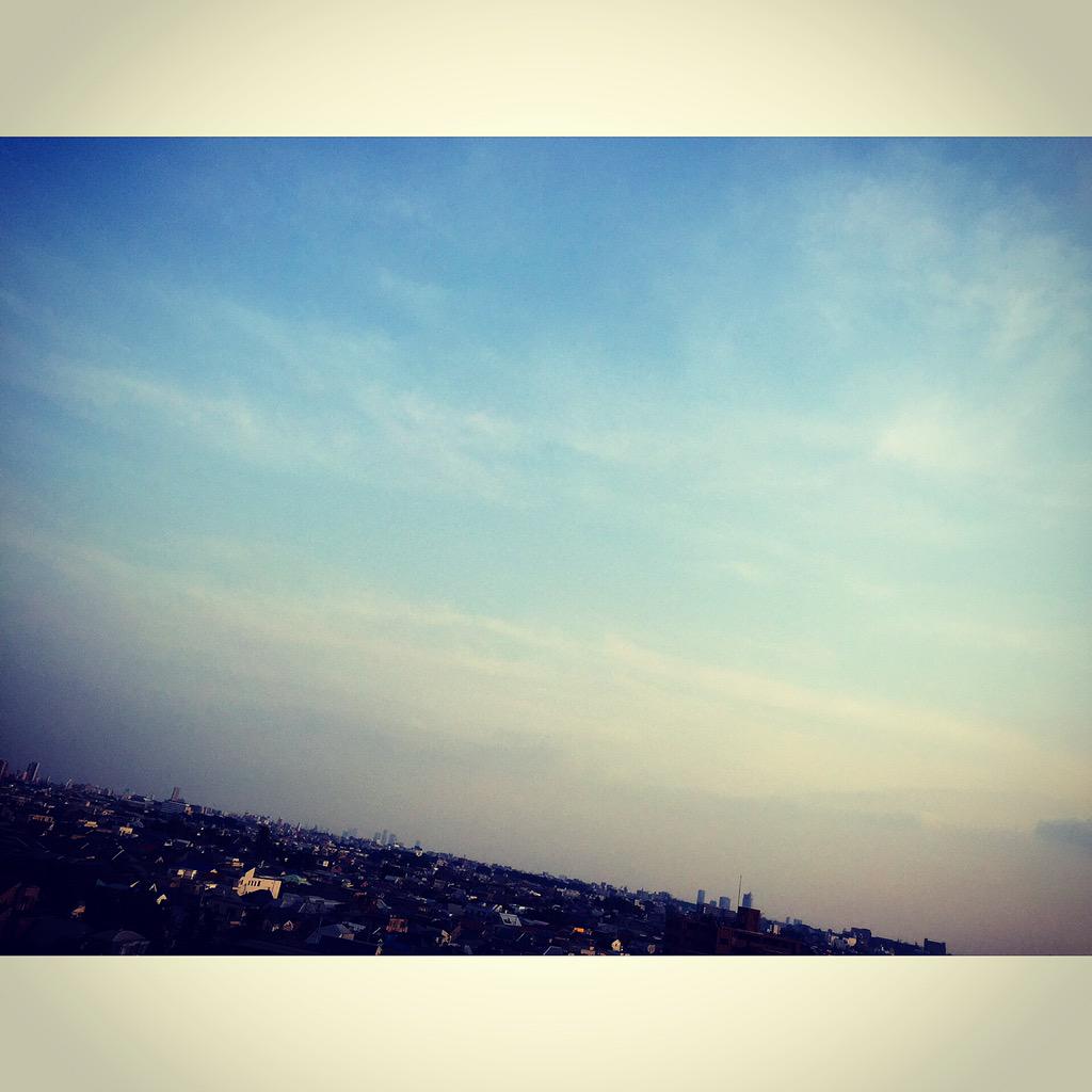 北乃颯希 On Twitter 青い空 白い雲勇気を持って踏み出そう 思い出そう笑いあえるたのしい思い出 この歌昔からなんか口ずさんじゃうねんな Http T Co Shwwbzw3ub