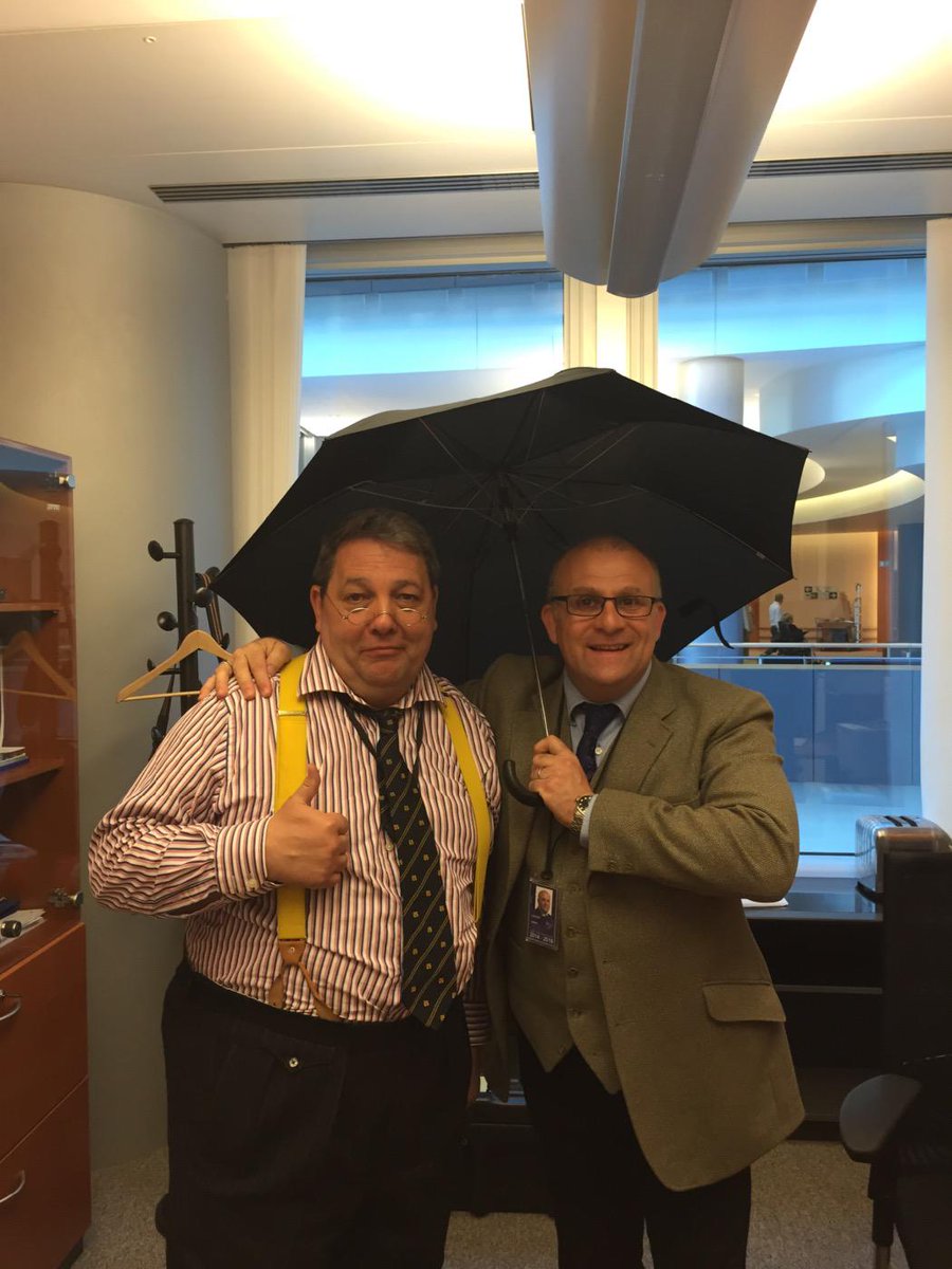 JamesJimCarver's tweet image. With #DavidCoburnUKip forming a British "Umbrella Movement" ahead of the EU referendum campaign. #BetterOffOut #UKIP