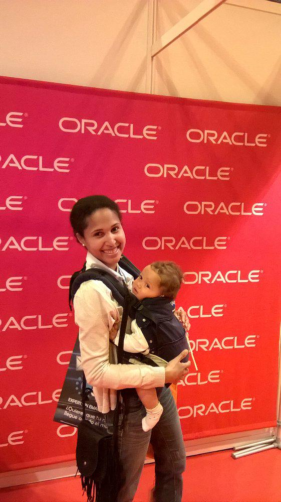 salyn_a's tweet photo. #OracleOmexpo Aqui estamos! http://t.co/NoNihofxNp