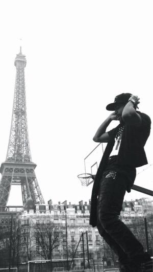 ThaddeusDixon's tweet photo. @JasmineArtan hey you. I'm in Paris. Where are you?!! Remember last time? Lol http://t.co/kUKLTb2JEJ