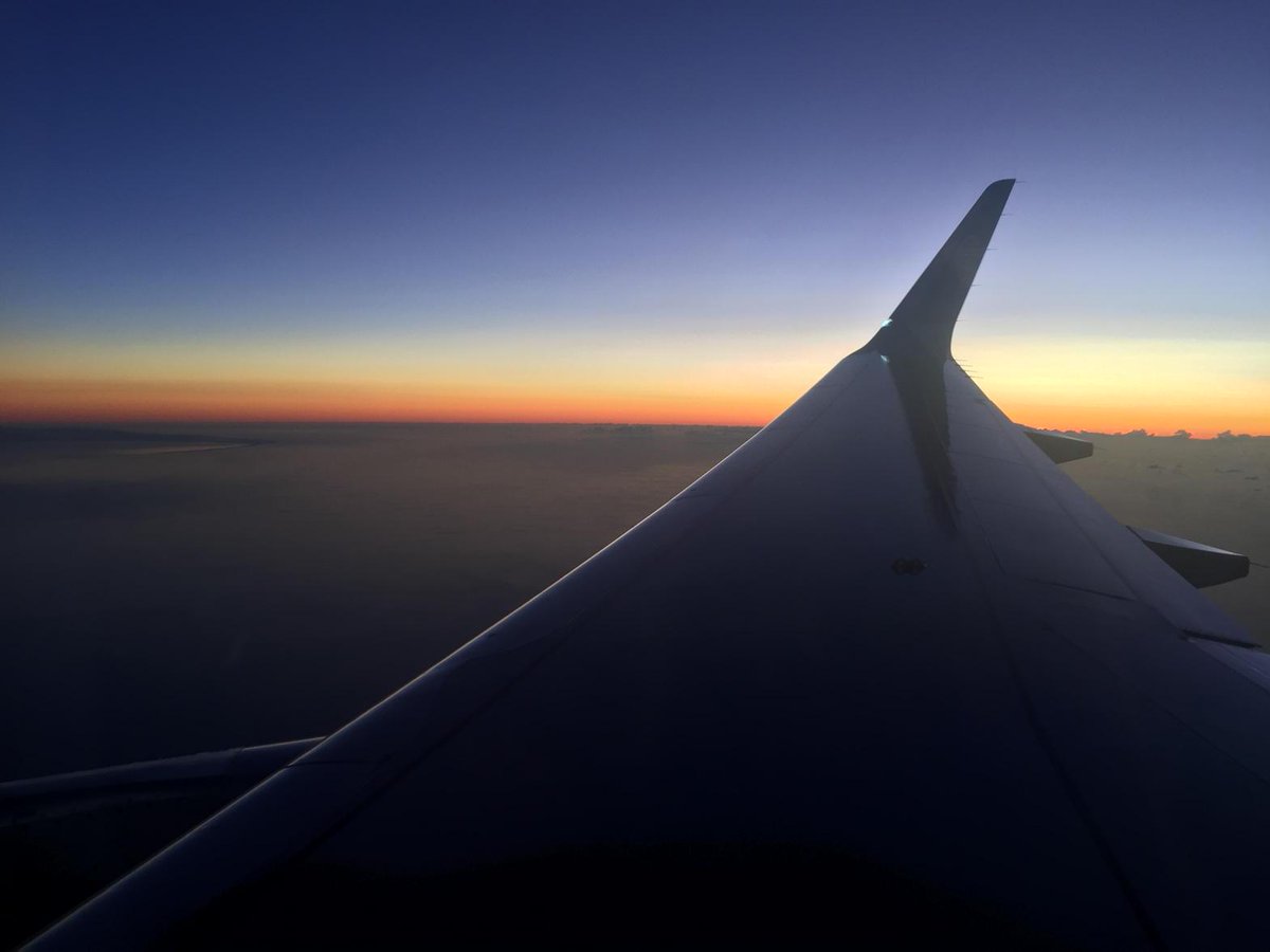 CarlBroadbridge's tweet photo. Great view of the sunset from @FlyAirNZ tonight - AKL to WLG http://t.co/IHWZ3VGwZK