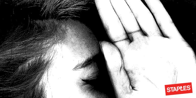 Staples_NL's tweet image. Wanneer degene voor je plezier had met het kopieerapparaat, en er geen inkt meer is voor jou... #PrintingFail