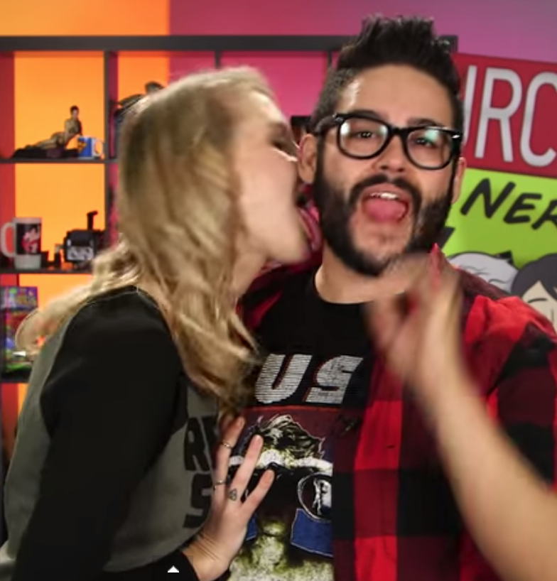 maudegarrett's tweet photo. You gotta give it to @stevezaragoza. Always the professional in any situation 
#GettingWEIRD #prology 
@SourceFedNERD http://t.co/keisRdWrGG