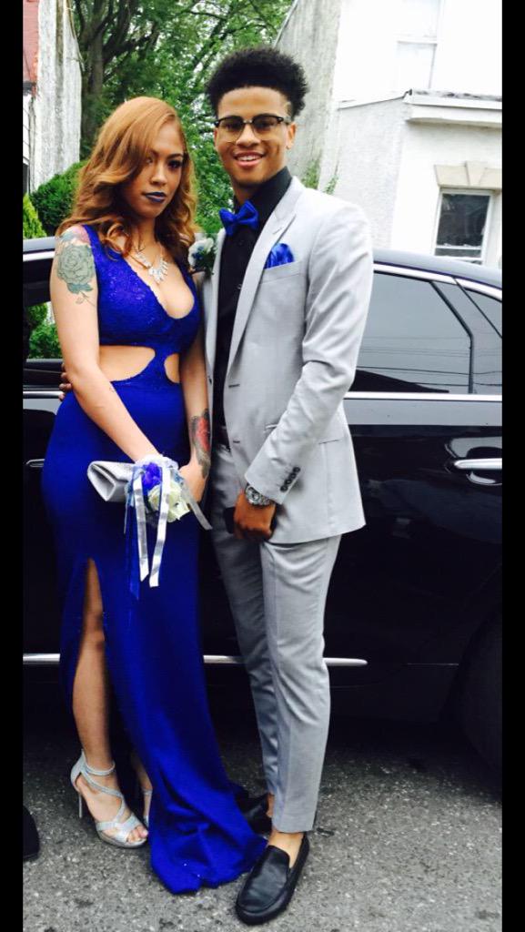 thehighprom's tweet photo. 😍🔵 Loving the colors  #PerfectSmiles #SLAYED #LovingIt #prom2015 #ChesterProm #Classy http://t.co/dT0BaG73Pi