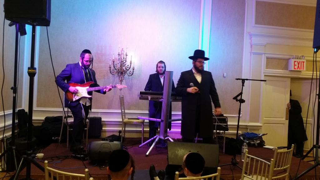 BerkoBrothers's tweet photo. Start the season with a Hit! in contenetil @ABerko on Keys @sheaberko as Lead @NachmanDreyer Guitar A @ProductionMG http://t.co/fAGPbooaxO