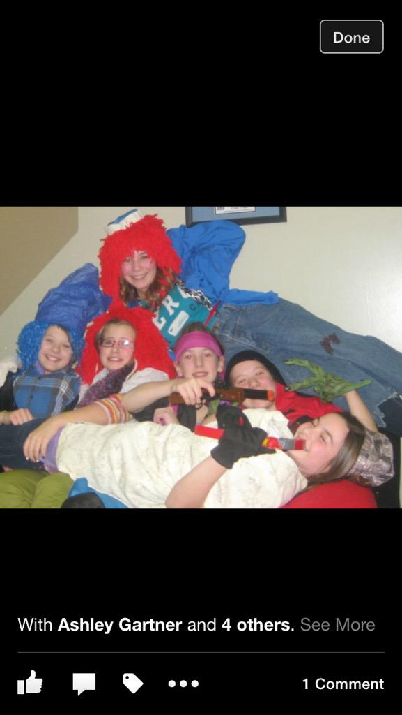 JeroldStang's tweet photo. Idk about you guys, but these were the kinda pics we took when we were 13. http://t.co/NaeX2bwtp0