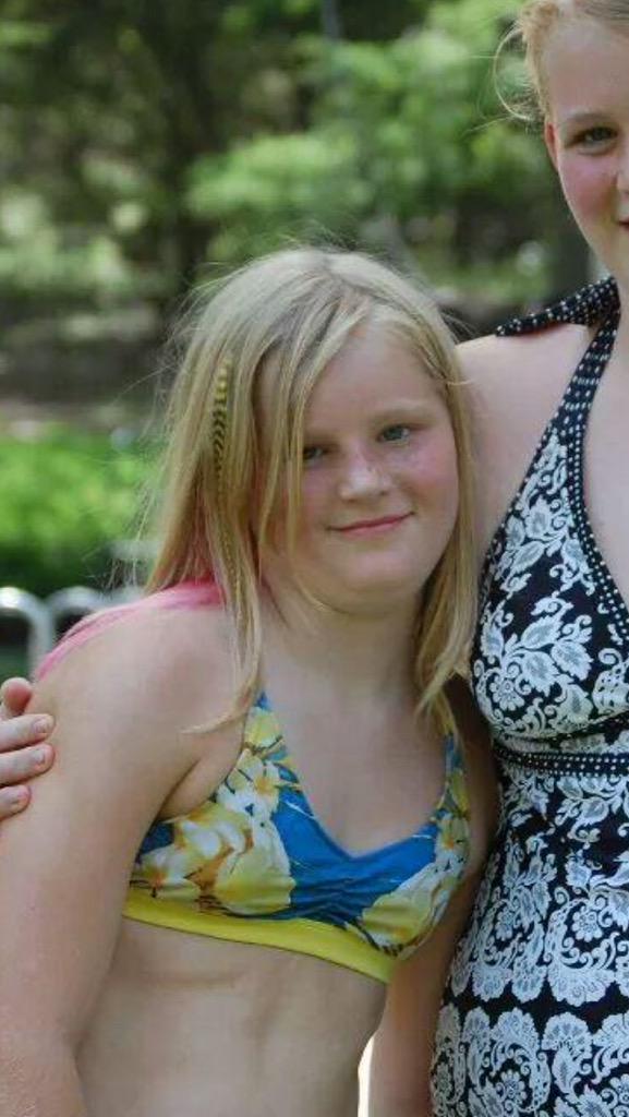 _megan00's tweet photo. When life sucks @its_cora_thorpe http://t.co/ZWkHwNTio4