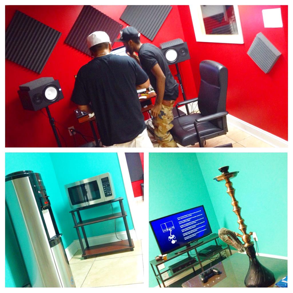MeccaGodZilla's tweet photo. Upgrades earlier today...
#Hookah #PS4 #microwavy #watercolor & sofas
Come to my studio. Book a session. Let's go! http://t.co/3kc4T3UWgq