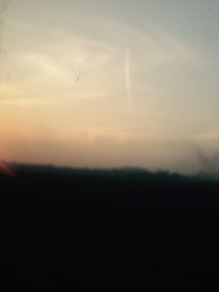 BeritaKeretaApi's tweet photo. Dari dalam kereta api, cc @jayteroris @KAI121 http://t.co/VzJmJdtgHK