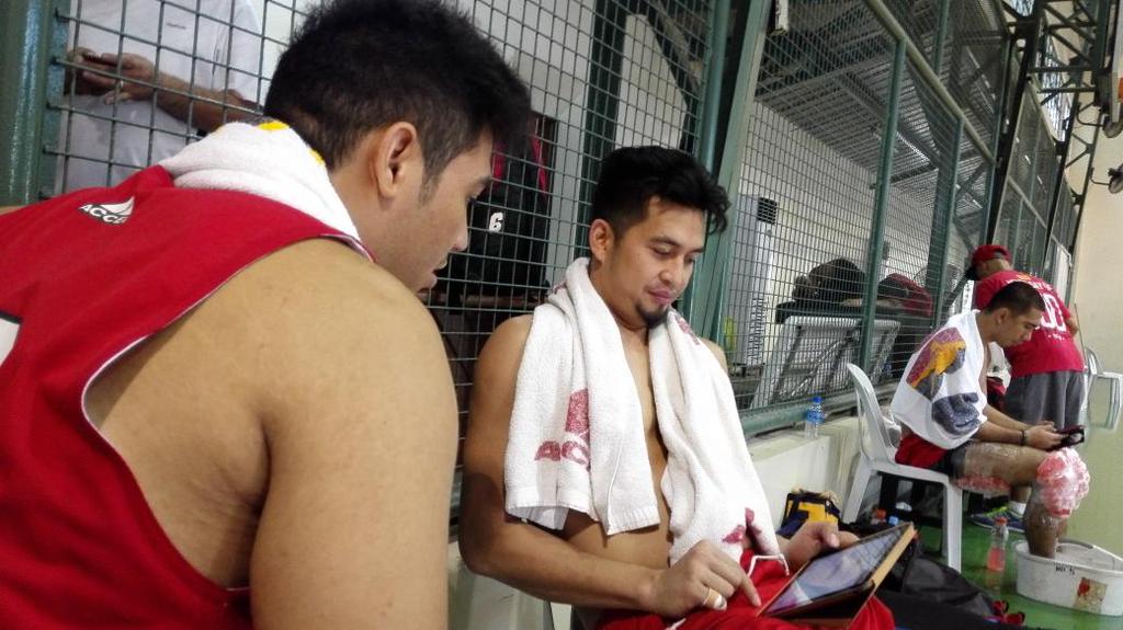 TherealMac45's tweet photo. COC pa mga kabs haha. http://t.co/q7k49EN9bP