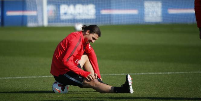 lequipe's tweet photo. PSG : Ibra apte pour la finale de Coupe de France, un doute pour Thiago Silva http://t.co/70vD98tB43 http://t.co/IE0keIWNDe