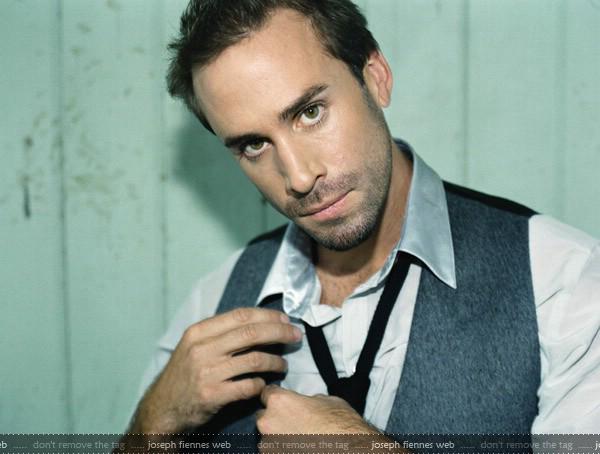 Happy Birthday, Joseph Fiennes!! (de parte de sus fans) 