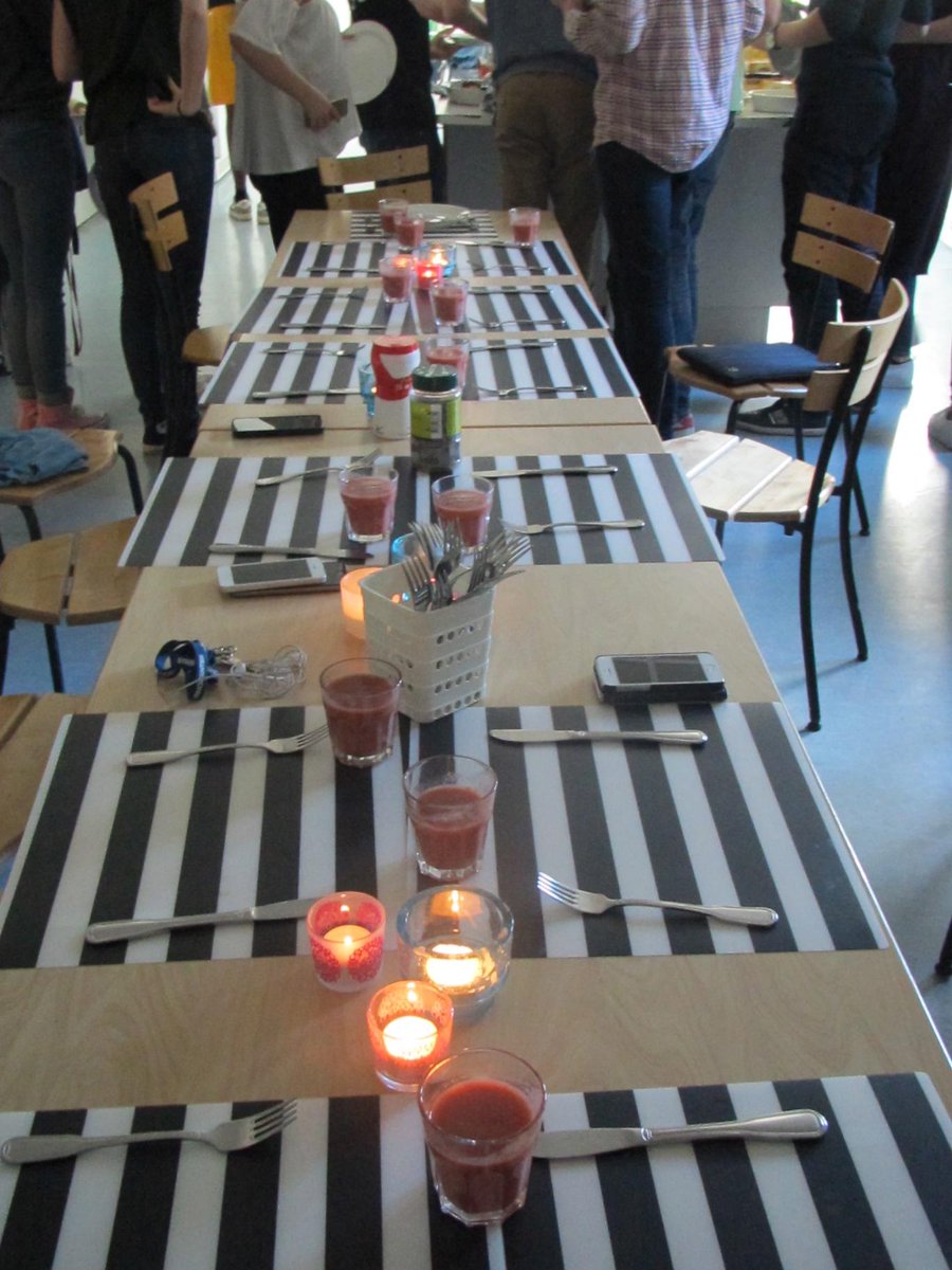 CamillaPedagog's tweet photo. Idag var det 9A's tur att göra frukostbuffé! http://t.co/9qwaZqD3bO  #Runbacka #HKKRun #9Arun http://t.co/VJHqcyw3MY