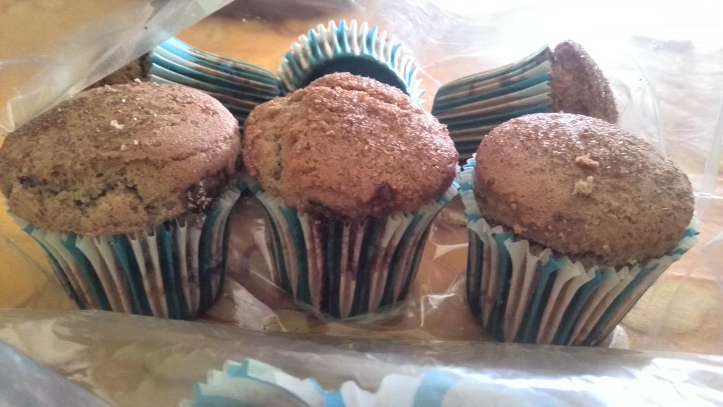 singlutenesmes's tweet photo. Probando nuevos sabores, S/GLUTEN, magdalenas de trigo  sarraceno y rellenas de mermelada de arandanos. http://t.co/vhv36EYc9A