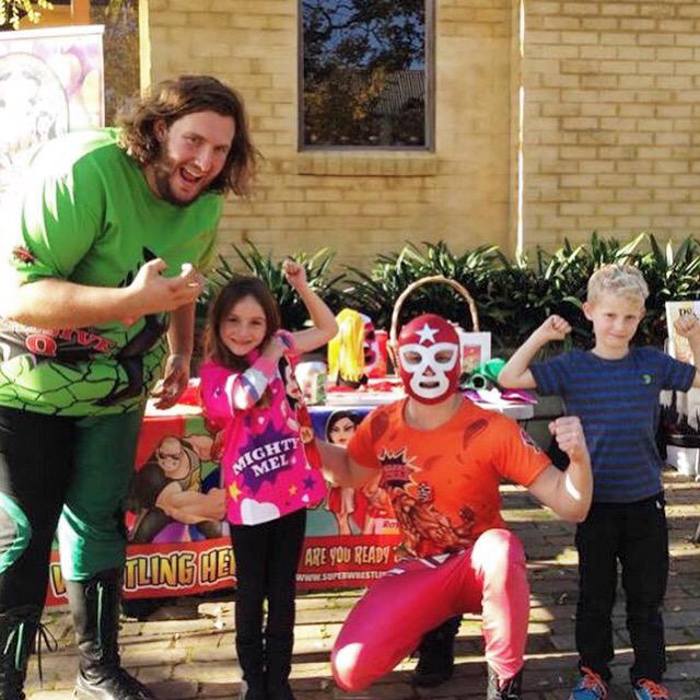 HeroWrestling's tweet photo. Mighty Mel showing off her Mighty Muscles!!
#superwrestlingheroes #menanglepark #menanglehouse #macarthur #teamflex http://t.co/jO6rsbGqMu