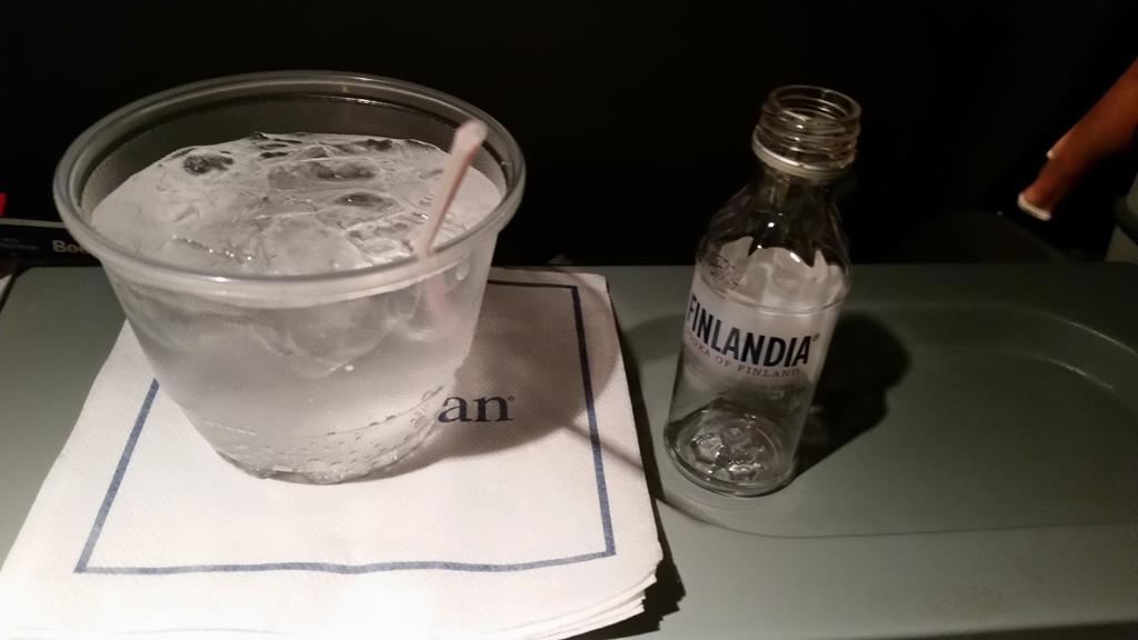 bkrpgh's tweet photo. @amyschumer I like the profile pic #drunkflying what's your record most drinks on a flight? lol #InsideAmySchumer http://t.co/OMPoeGdaCb
