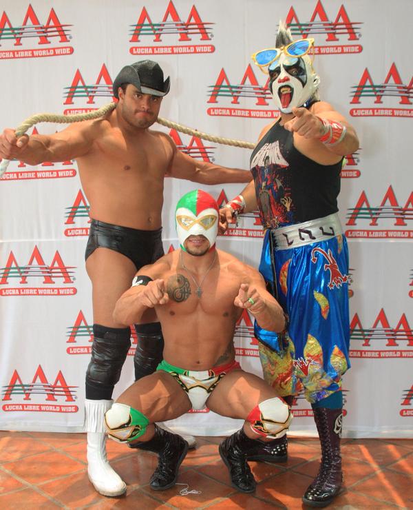LuoisaValkyrie's tweet photo. Mexicoooo puro #Ohlala #TexanoPower Rey de Reyes el mejor! !!
Con todo Arriba el consejo
Potencia de clase mundial http://t.co/A7BhyrVf8F