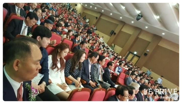  [PIC][19-05-2015]SooYoung tham dự Lễ trao giải từ "Giải thưởng Phúc lợi của Hàn Quốc" và Bổ nhiệm làm đại sứ danh dự CFa8x4FWAAEA6mF
