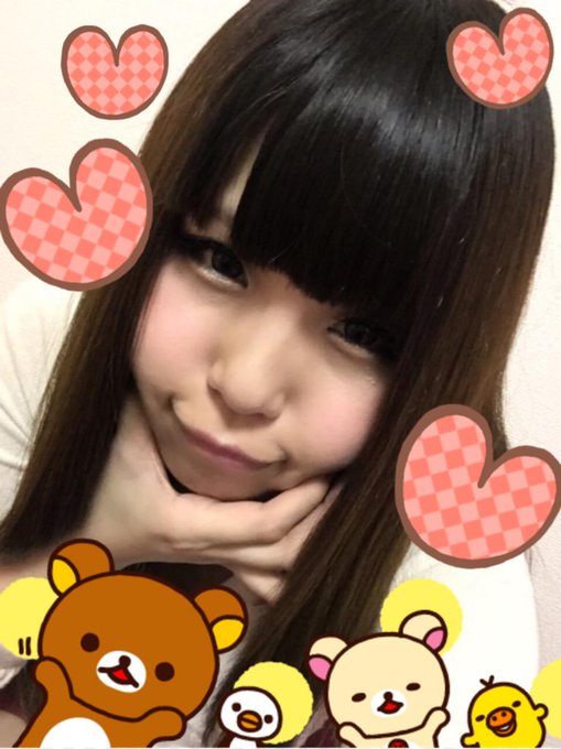 ついにフォロワーさんが1万人超えました！！感謝感激です(;_;)♡ 本当にいつもありがとうございます！これからもマイペースに頑張っていきますので、応援よろしくお願いします！ありがとう写メと、特別にほっぺたもっちり写メを(笑)