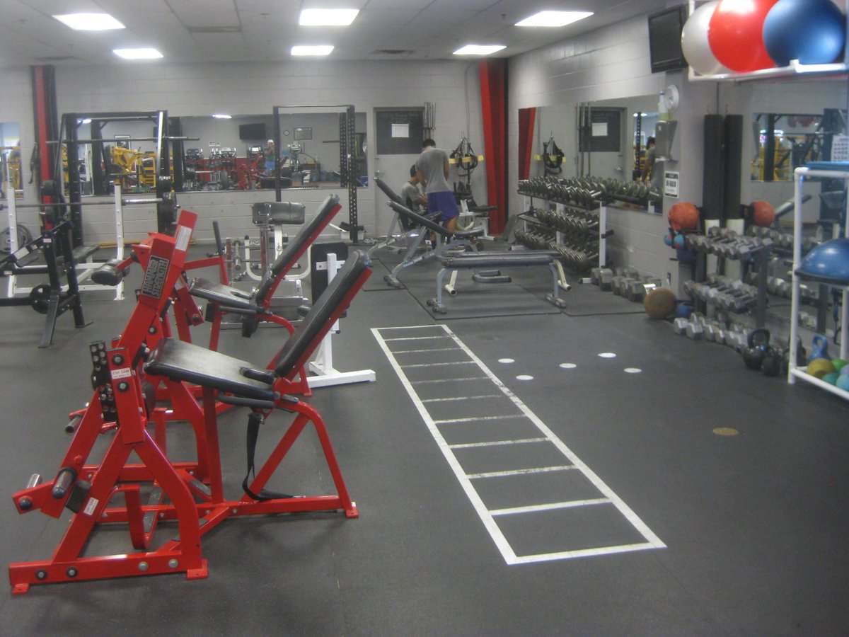 pumayo's tweet photo. great #gyms wherever you go! #hiddenvalley #california #US #musclematrix #workout #fitness #exercise #health #travel http://t.co/ipUpa41q9o