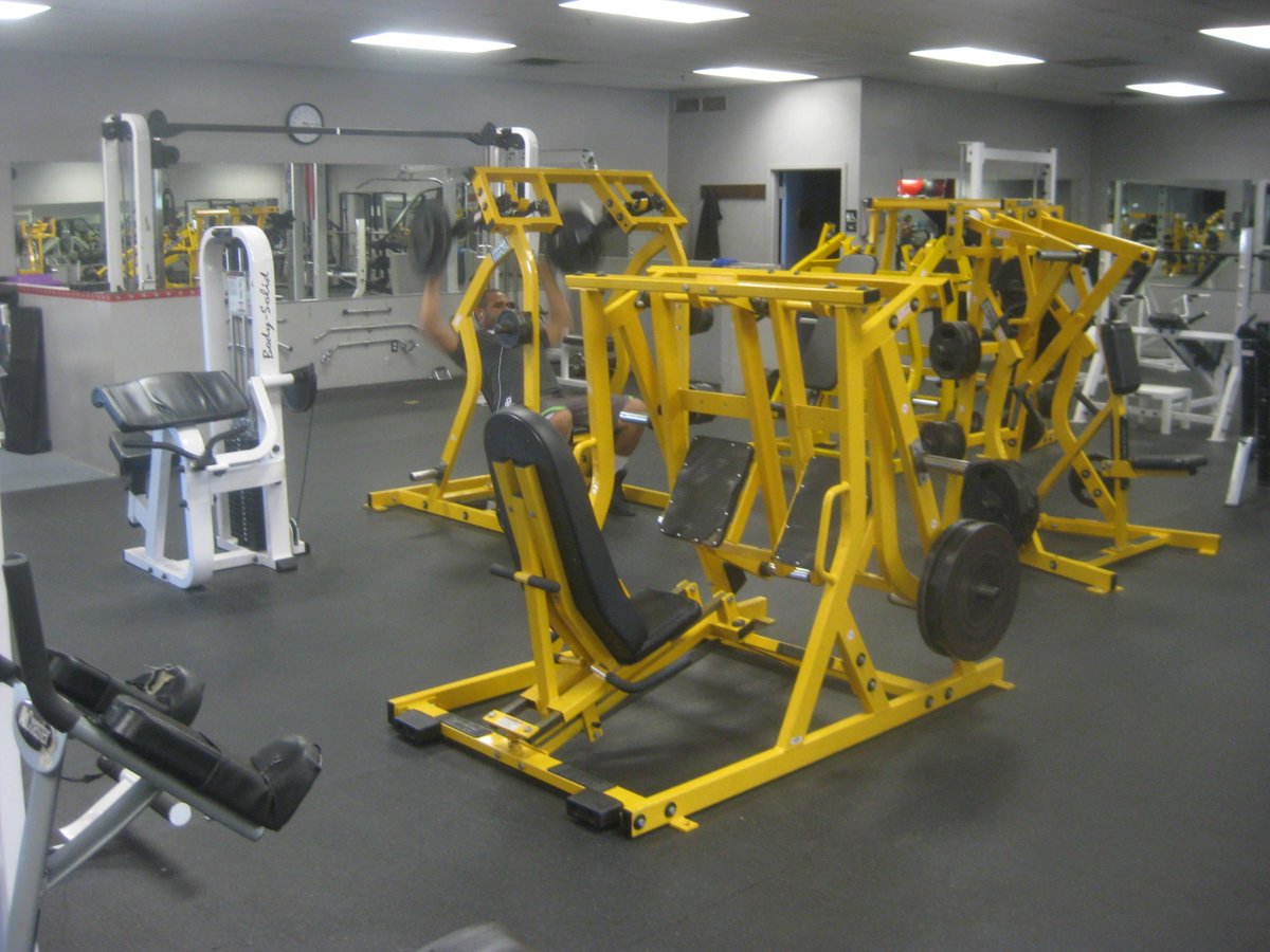 pumayo's tweet photo. great #gyms wherever you go! #hiddenvalley #california #US #musclematrix #workout #fitness #exercise #health #travel http://t.co/ipUpa41q9o